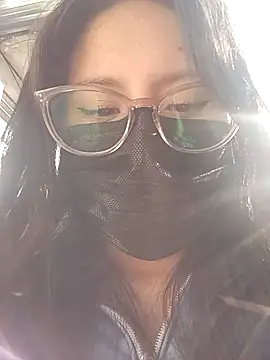 Rosyshadow online show from April 22, 2026, 9:43 pm