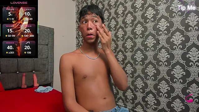 Snapshot of Little_Twink19x chatting on April 16, 2026, 7:25 pm Little Twink19x online show from April 16, 2026, 7:25 pm