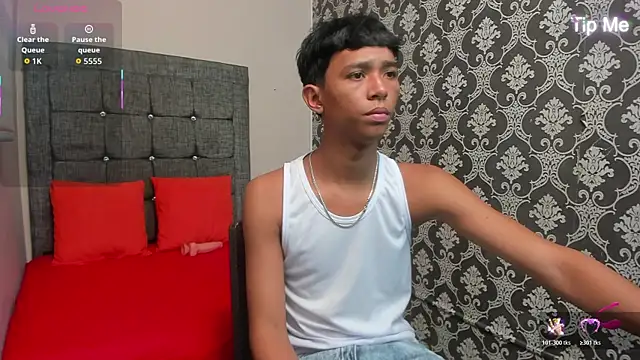 Snapshot of Little_Twink19x chatting on April 23, 2026, 7:26 pm Little Twink19x online show from April 23, 2026, 7:26 pm
