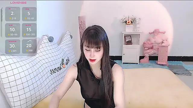 Snapshot of Luckmia333 chatting on April 2, 2026, 4:30 am Luckmia333 online show from April 2, 2026, 4:30 am