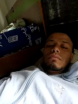 Snapshot of Reallove1999 chatting on February 19, 2026, 5:21 pm Reallove1999 online show from February 19, 2026, 5:21 pm