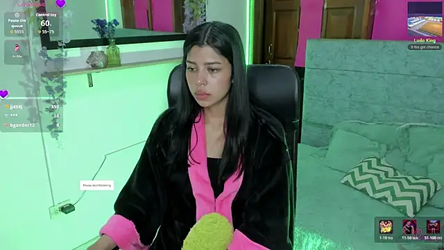 Snapshot of Aysha_winxs chatting on April 11, 2026, 7:45 am Aysha winxs online show from April 11, 2026, 7:45 am