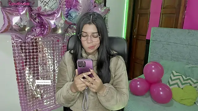 Snapshot of Aysha_winxs chatting on April 22, 2026, 3:35 am Aysha winxs online show from April 22, 2026, 3:35 am