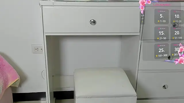 valentine sweety online show from March 30, 2026, 11:11 am