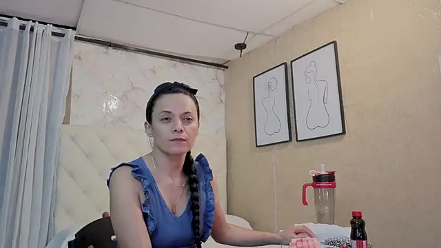 QueenSallyDesire online show from May 21, 2026, 3:15 am