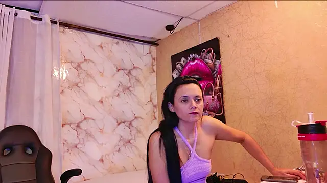 QueenSallyDesire online show from April 24, 2026, 2:57 am