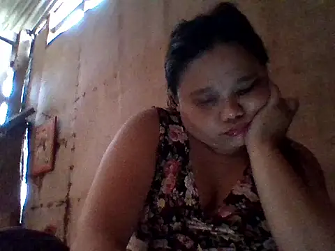 Snapshot of sweetlyn31 chatting on May 23, 2026, 4:33 am sweetlyn31 online show from May 23, 2026, 4:33 am