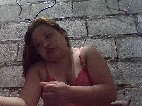 Snapshot of sweetlyn31 chatting on June 14, 2026, 10:11 pm sweetlyn31 online show from June 14, 2026, 10:11 pm