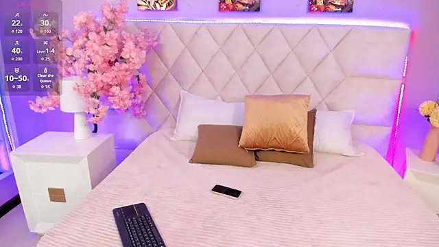 Snapshot of Bianca_Monroe_ chatting on April 6, 2026, 8:32 pm Bianca Monroe online show from April 6, 2026, 8:32 pm