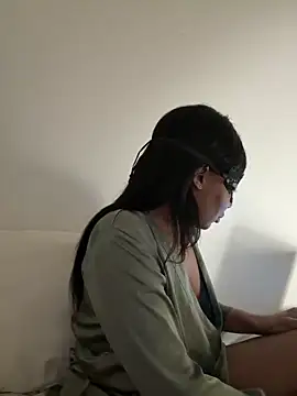  MillaCruz online show from February 24, 2026, 8:21 pm