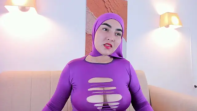 Snapshot of Malika_Noor chatting on May 13, 2026, 2:24 pm Malika Noor online show from May 13, 2026, 2:24 pm