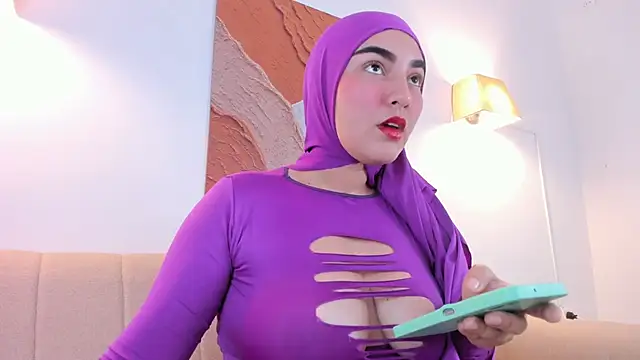 Snapshot of Malika_Noor chatting on April 28, 2026, 3:27 pm Malika Noor online show from April 28, 2026, 3:27 pm