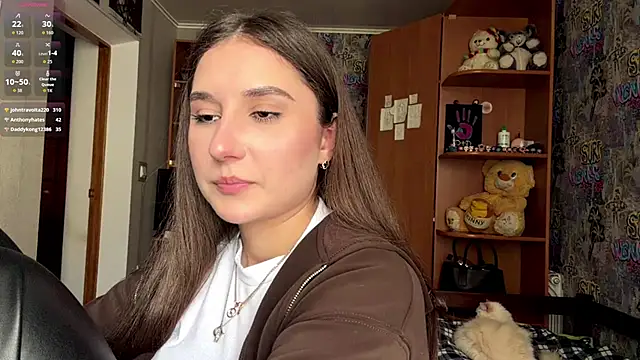 Snapshot of poly_princess chatting on April 10, 2026, 11:28 am poly princess online show from April 10, 2026, 11:28 am