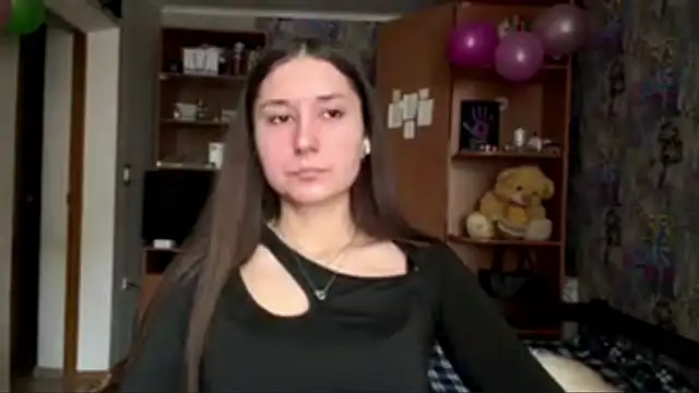 Snapshot of poly_princess chatting on February 25, 2026, 7:19 am poly princess online show from February 25, 2026, 7:19 am