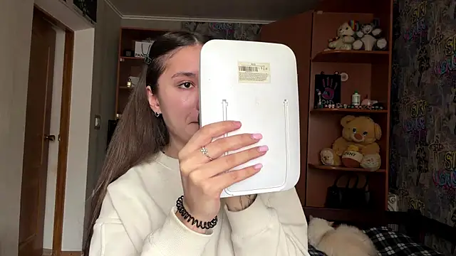 Snapshot of poly_princess chatting on March 31, 2026, 11:23 am poly princess online show from March 31, 2026, 11:23 am