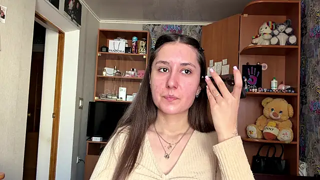 Snapshot of poly_princess chatting on April 1, 2026, 8:15 am poly princess online show from April 1, 2026, 8:15 am