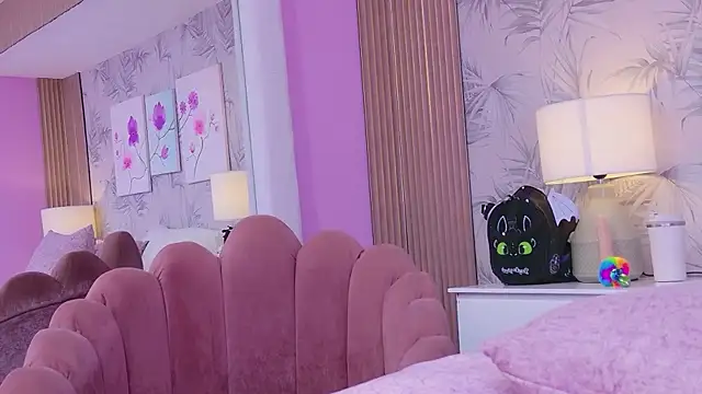 Snapshot of CherryTayloor chatting on April 9, 2026, 6:19 am CherryTayloor online show from April 9, 2026, 6:19 am