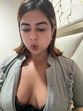 Snapshot of Lilithgomez_ chatting on April 18, 2026, 1:30 am Lilithgomez online show from April 18, 2026, 1:30 am