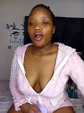 Snapshot of Divine_Beautyxx chatting on May 11, 2026, 4:58 am Divine Beautyxx online show from May 11, 2026, 4:58 am