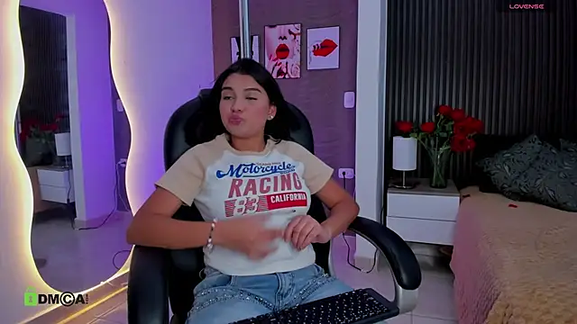 Tiphanysalvatore online show from February 23, 2026, 8:20 pm