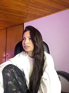 Mady Pink online show from April 10, 2026, 3:35 am