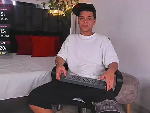 PATRIICKMILLER online show from February 24, 2026, 3:46 pm