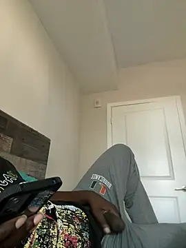 makeherfeelg online show from February 19, 2026, 9:56 pm