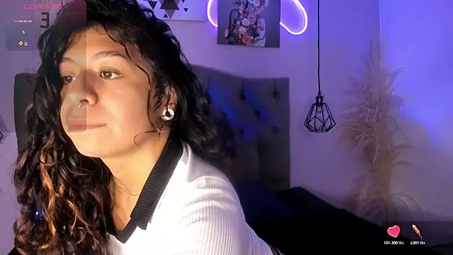 Snapshot of MilyFerrer chatting on June 19, 2026, 3:23 am MilyFerrer online show from June 19, 2026, 3:23 am