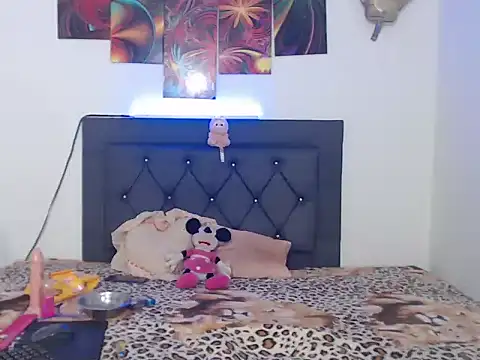 Snapshot of cellesthee chatting on March 18, 2026, 8:17 am cellesthee online show from March 18, 2026, 8:17 am