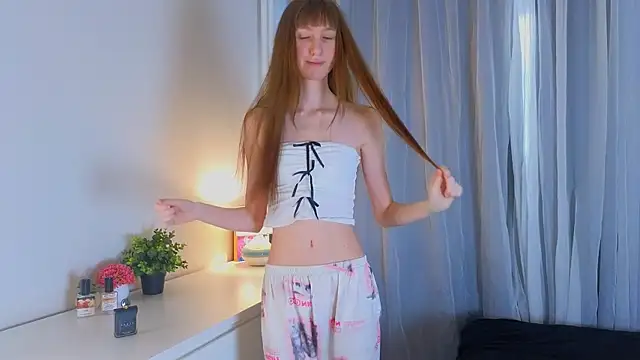 arina waifu online show from April 15, 2026, 3:05 pm