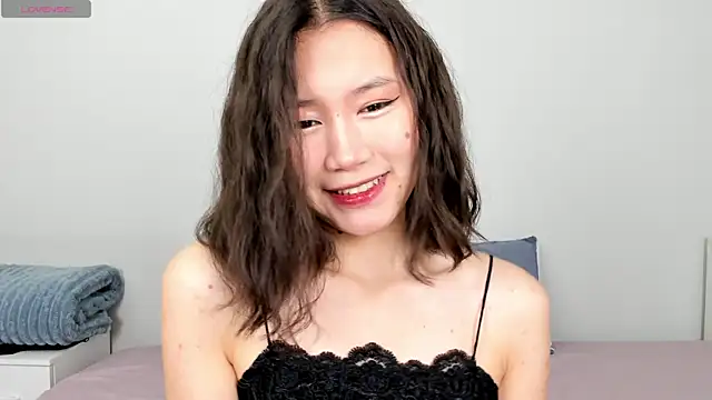 Snapshot of Kiraeko chatting on May 26, 2026, 5:16 am Kiraeko online show from May 26, 2026, 5:16 am