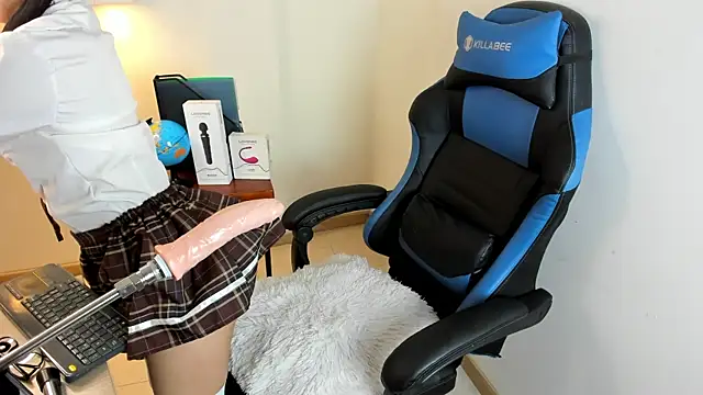 Snapshot of Valecute_ chatting on April 2, 2026, 8:26 pm Valecute online show from April 2, 2026, 8:26 pm