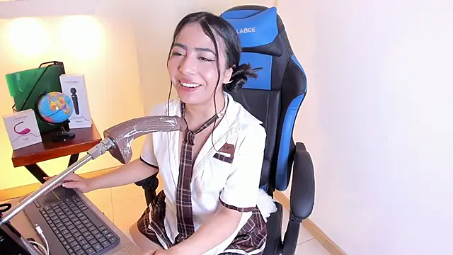 Snapshot of Valecute_ chatting on March 11, 2026, 8:03 pm Valecute online show from March 11, 2026, 8:03 pm