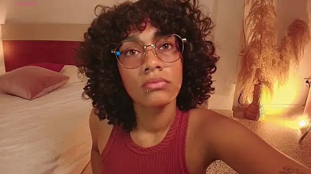 Snapshot of Meganlux1 chatting on May 20, 2026, 7:55 pm Meganlux1 online show from May 20, 2026, 7:55 pm