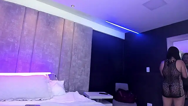 Snapshot of EmiilyRousee chatting on March 5, 2026, 6:59 pm EmiilyRousee online show from March 5, 2026, 6:59 pm