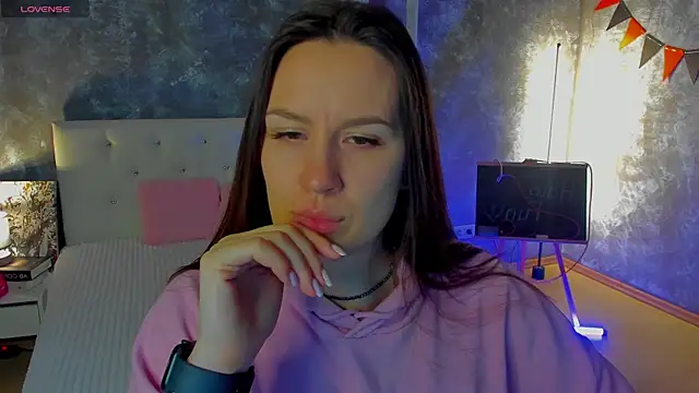 Snapshot of asti_bubbles chatting on April 21, 2026, 12:34 am asti bubbles online show from April 21, 2026, 12:34 am