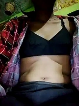 Snapshot of wifedesi7050 chatting on May 18, 2026, 4:23 pm wifedesi7050 online show from May 18, 2026, 4:23 pm