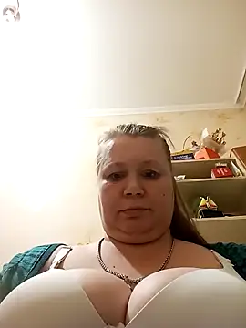 Snapshot of KiraStanton chatting on April 14, 2026, 6:57 pm KiraStanton online show from April 14, 2026, 6:57 pm