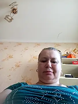 Snapshot of KiraStanton chatting on April 10, 2026, 6:42 am KiraStanton online show from April 10, 2026, 6:42 am