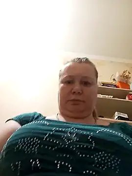 Snapshot of KiraStanton chatting on May 11, 2026, 5:43 pm KiraStanton online show from May 11, 2026, 5:43 pm