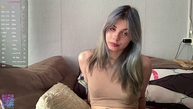 Emmibrilson online show from May 24, 2026, 10:37 am