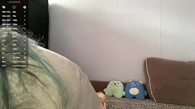 Snapshot of Emmibrilson chatting on April 11, 2026, 12:09 pm Emmibrilson online show from April 11, 2026, 12:09 pm