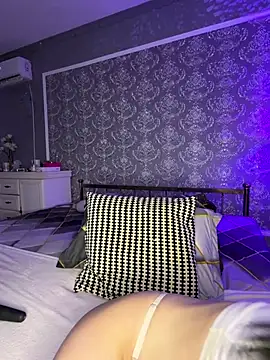 Olivia Noor online show from March 29, 2026, 6:42 pm