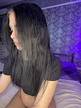 Olivia Noor online show from March 26, 2026, 10:40 pm