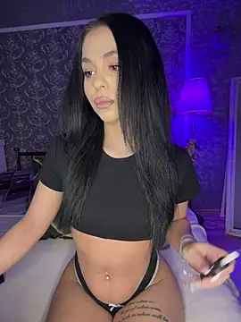 Olivia Noor online show from April 4, 2026, 5:30 pm