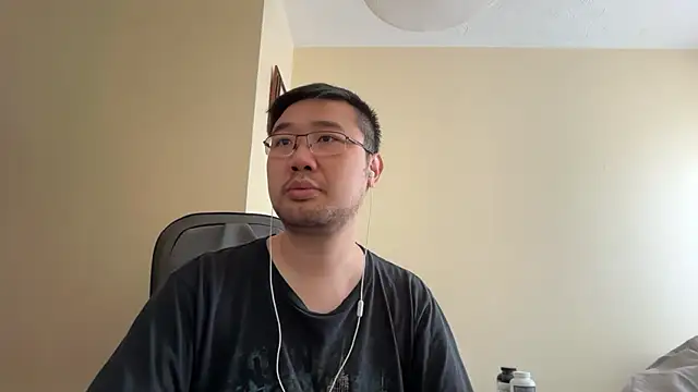 Snapshot of jasonryu2025 chatting on May 21, 2026, 10:45 am jasonryu2025 online show from May 21, 2026, 10:45 am