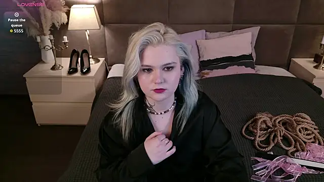 Snapshot of Ivy_Marlowe chatting on April 28, 2026, 2:10 pm Ivy Marlowe online show from April 28, 2026, 2:10 pm