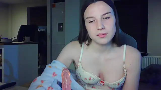 Snapshot of Hot_brunette_bella chatting on February 23, 2026, 7:03 pm Hot brunette bella online show from February 23, 2026, 7:03 pm