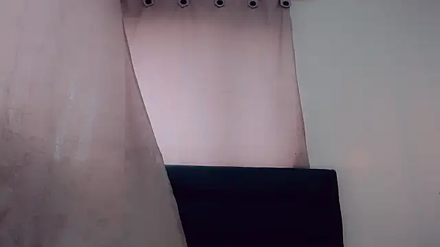 Snapshot of Abby_White__ chatting on March 5, 2026, 7:43 pm Abby White online show from March 5, 2026, 7:43 pm