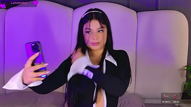 BrunaMonroee online show from April 15, 2026, 3:49 pm